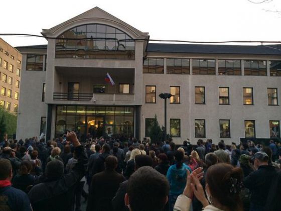 Пророссийские активисты захватили офис Индустриального союза Донбасса 