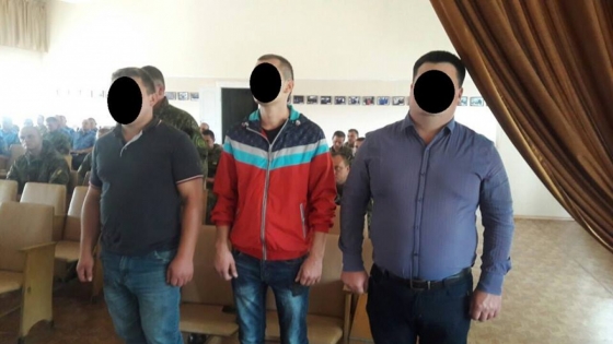 Аброськин уволил трех полицейских после пьяной вечеринки с несовершеннолетней