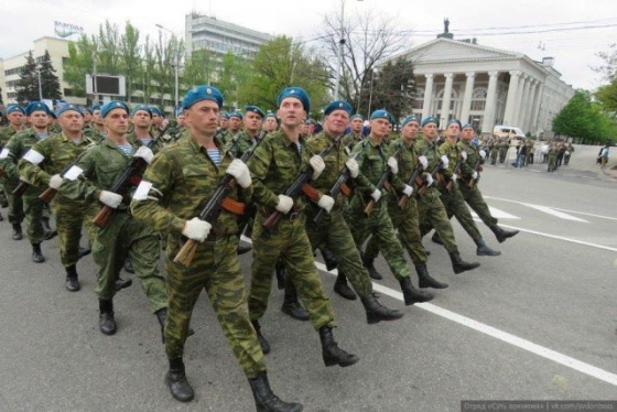 Донецке репетируют «победный» парад