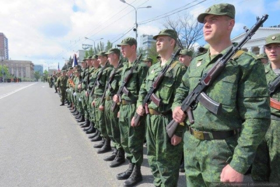 Донецке репетируют «победный» парад