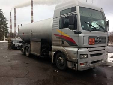 Несколько грузовиков с товаром более, чем на миллион гривен, задержала СБУ в районе села Константиновка (фото)