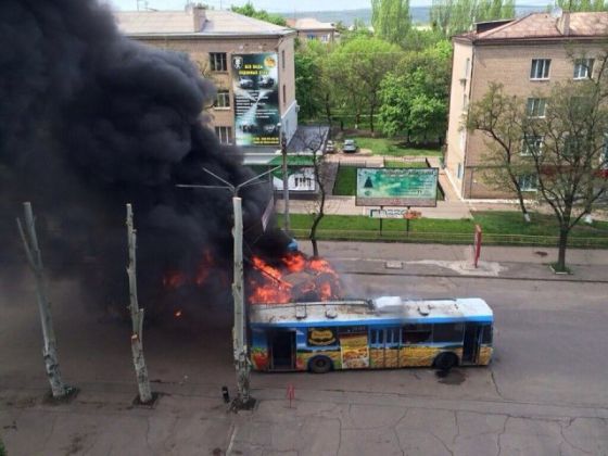 В Краматорске сепаратисты подожгли троллейбусы и маршрутки