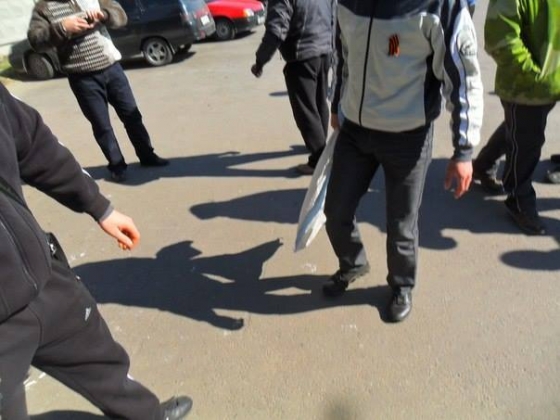 На Харьковской трассе в районе АЗС (БЗС) избили активистов «Дорожного контроля»