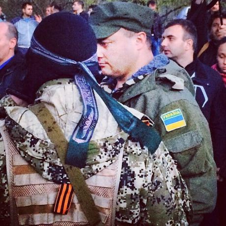 Украинские военные сдали сепаратистам оружие в Краматорске