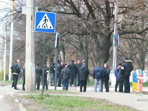 К Краматорскому ГО милиции подтягиваются десантники, пограничники и афганцы