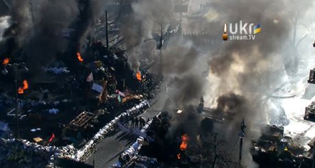 На Грушевского подожгли шины