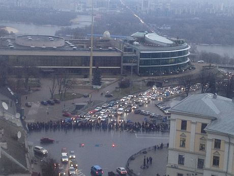 Евромайдан не штурмовали, но в центр Киева стягивают силовиков