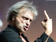 Кинчев призвал выдать дочек Путина за британских принцев