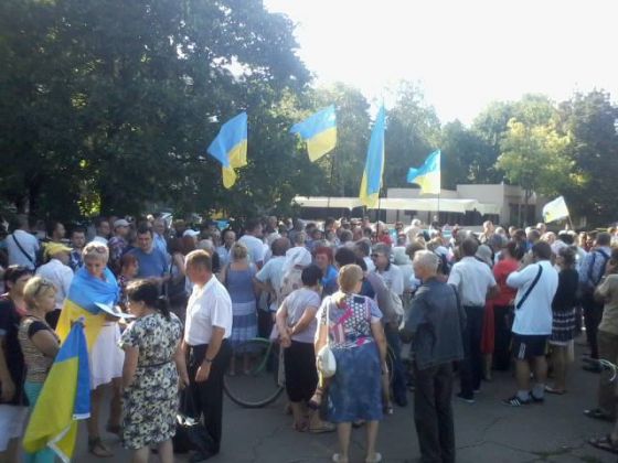 На “народном вече” в Славянске потребовали распустить горсовет
