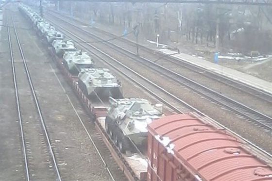 В Донецкой области &quot;засекли&quot; ж/д состав с танками
