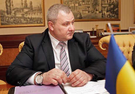 У Геннадия Калачева также не видна марка часов 