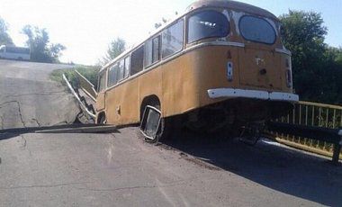 Губарев предупредил, что террористы продолжат взрывать мосты