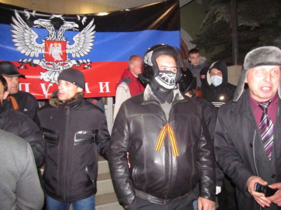 Захватчики краматорского горотдела призывают жителей города не паниковать (видео)