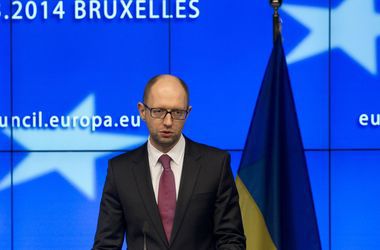 Запад предоставит Украине финпомощь на $15 млрд - Яценюк 
