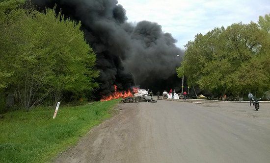 К Славянску подошла бронетехника украинских силовиков