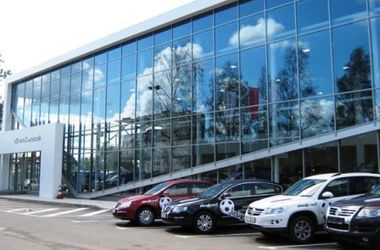 В Украине приостанавливают продажу автомобилей