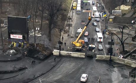Власть строит железобетонную баррикаду на Грушевского 