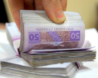 Гривня на межбанке дрейфует в направлении исторического минимума