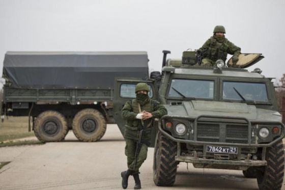 Российские войска вошли в поселок Чонгар Херсонской области. Заминировали поля, бурят ямы для пограничных столбов, - поселковый совет
