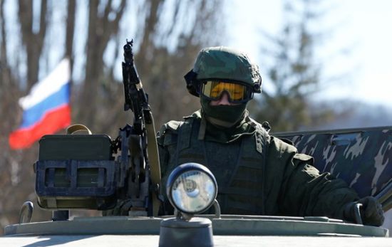 В Севастополе российские военные штурмуют воинскую часть