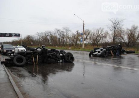 Под Славянском и Краматорском боевики досматривают авто