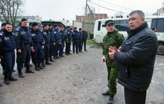 Только что взято штурмом отделение милиции в Горловке, часть личного состава перешла в подчинение подполковнику российской армии