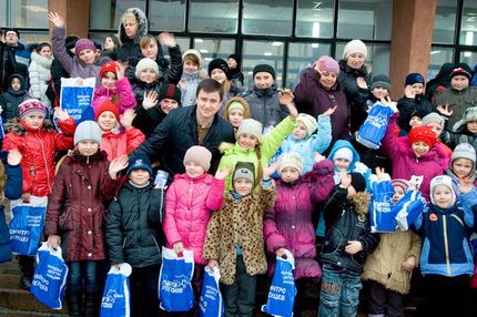 Новости мажоритарки. Бахтеева раздает билеты в ночной клуб, а ее соратник – билеты в цирк  