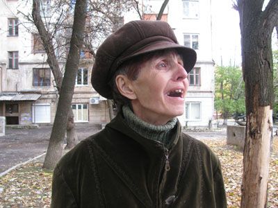 Перенесшая инсульт краматорчанка умирает от голода  
