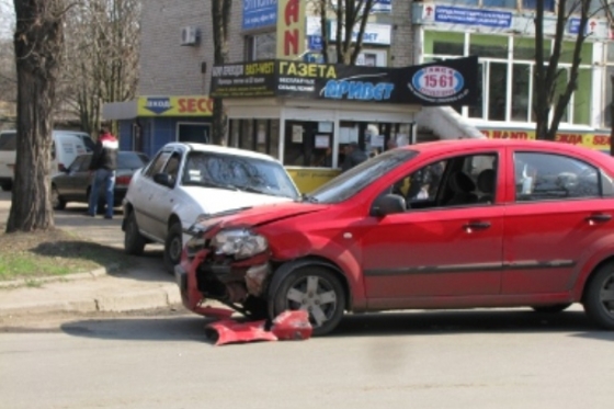 Три авто столкнулись на Ленина