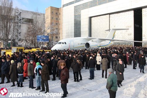 Тимошенко &quot;выкатила&quot; первый серийный Ан-148