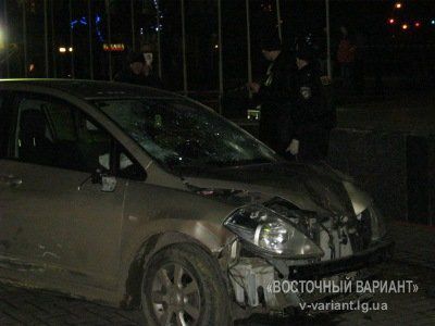 ДТП на Театральной площади в Луганске