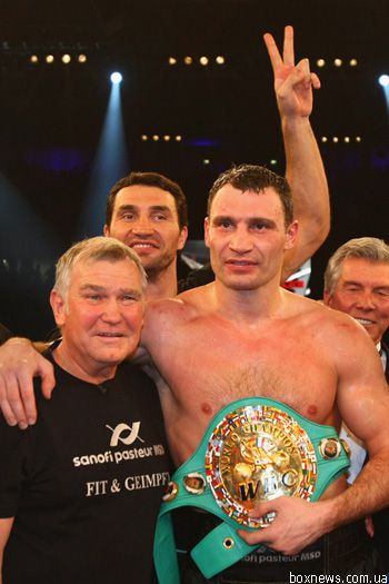 Виталий Кличко отстоял титул чемпиона мира по версии WBC