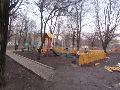На ул. Дворцовой началось строительство