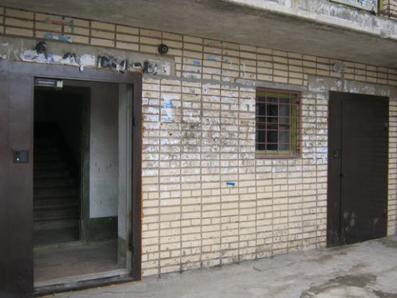 В краматорских домах воруют металлические двери