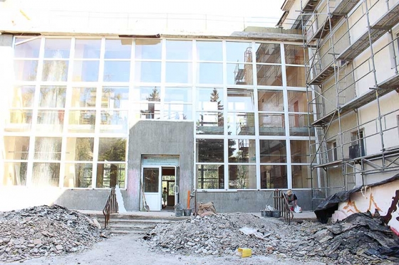 Реконструкция ЦВР: провал за провалом из-за невнимательных девочек 