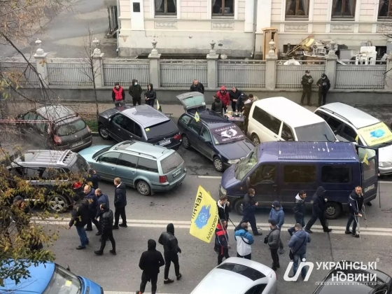 Под Радой митингуют 