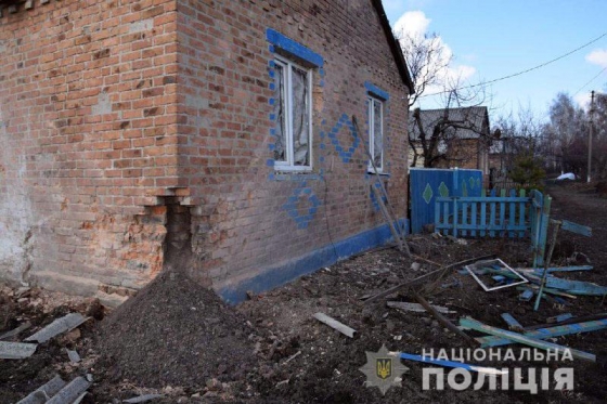 Дитсадок під обстрілом, поранено жінку - поліція фіксує наслідки обстрілів окупантів на Донеччині
