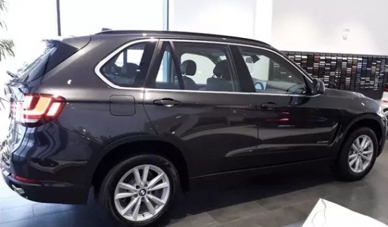 Донецька облрада  купила автомобіль BMW X5 за 1,6 мільйона