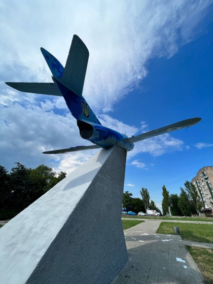 «Наші в небі»: МІГ-17 ПФ вбрався в український піксель