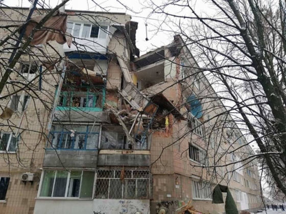Взрыв газа разрушил 3 этажа в жилом доме на Киевщине