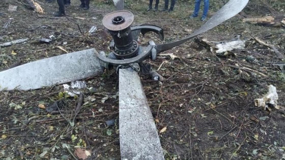 Ан-12 совершил аварийную посадку возле аэропорта 