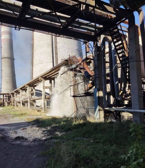 Російська армія вдарила ракетами по Курахівській ТЕС у Донецькій області 