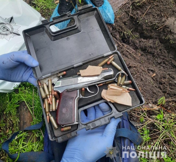 В Славянске полицейские задержали злоумышленника, который из огнестрельного оружия убил человека