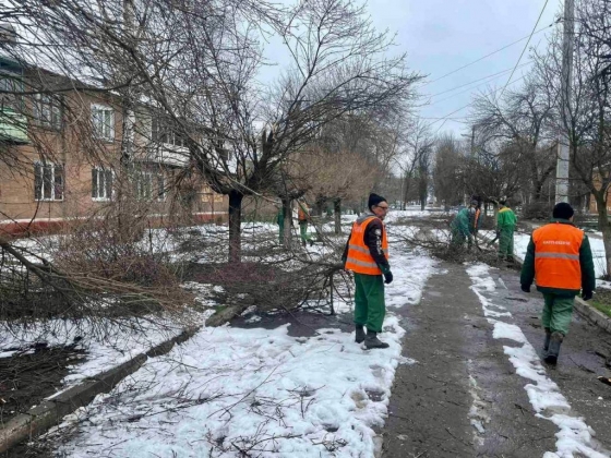 У Краматорську продовжують ліквідовувати наслідки негоди