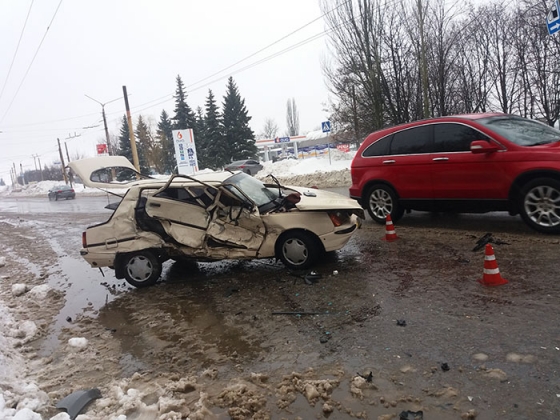 В Краматорске в результате жесткого ДТП пострадала женщина (фото)