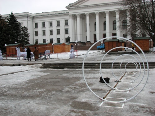 Про электрических снеговиков в Краматорске