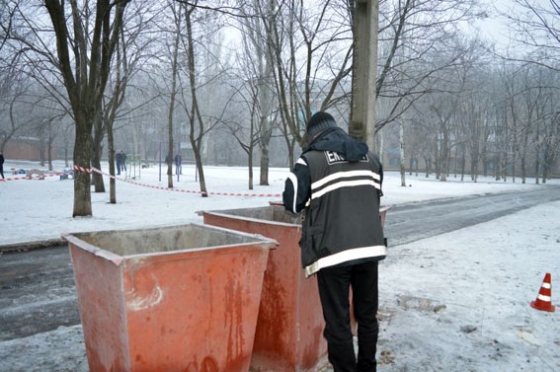 В Краматорске нашли мертвого младенца в мусорном баке (фото)