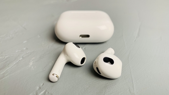 Apple снова поднимает планку беспроводных наушников