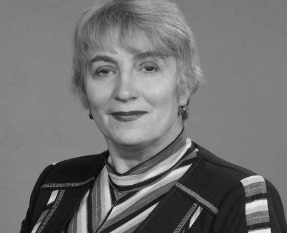 Пішла з життя прекрасна вчителька, колишня директорка ЗОШ №30 Людмила Раус