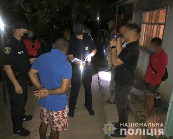 13 человек освободили из трудового рабства не Херсонщине: Люди по 15 часов ежедневно работали на полях местных фермеров (фоторепортаж)